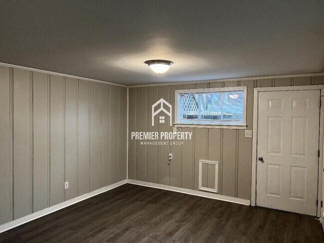 Building Photo - 1411 Highland Ave SE #B - HALF OFF FIRST M...