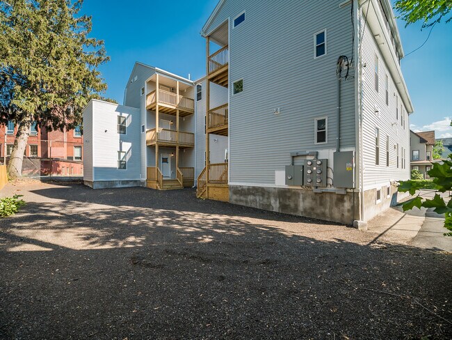 Building Photo - 7 Lowell St