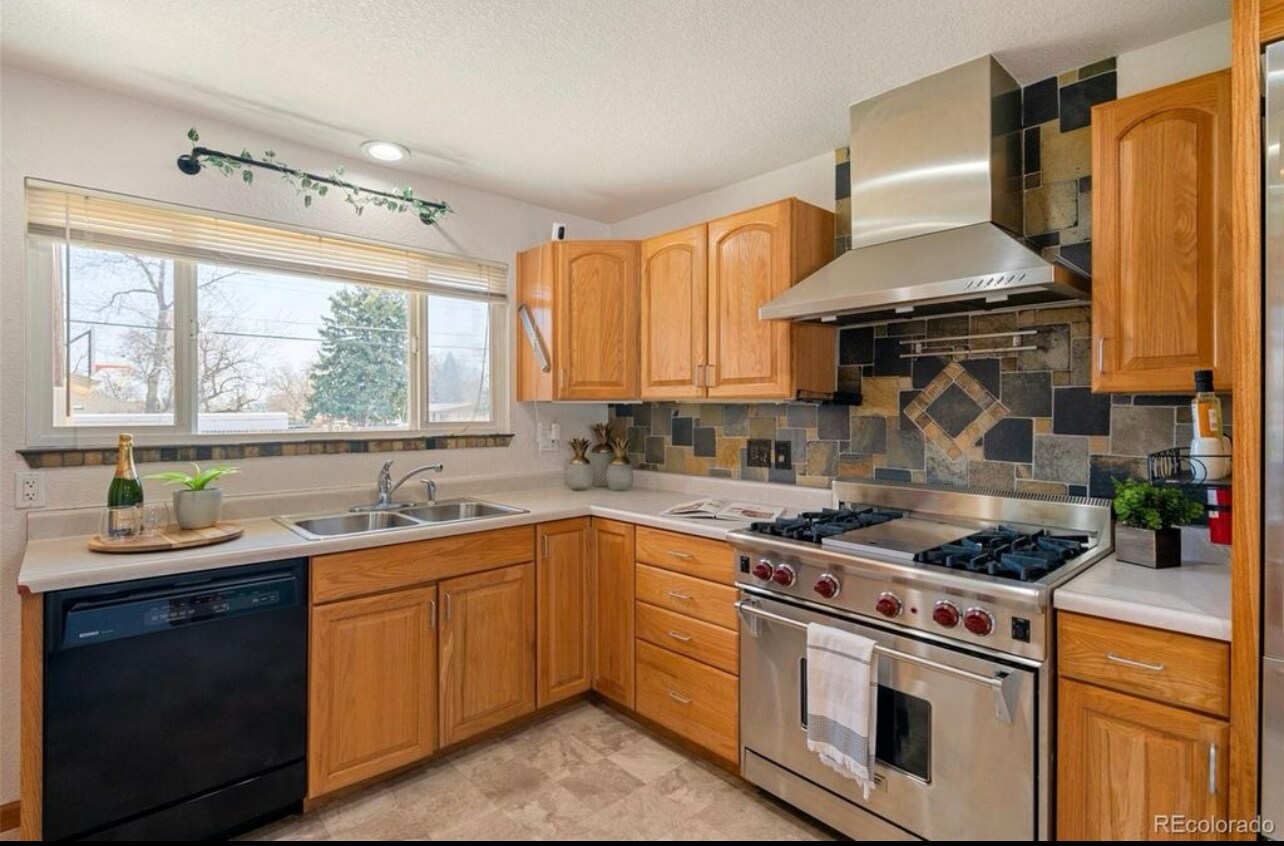 Building Photo - 96 S Depew Dr