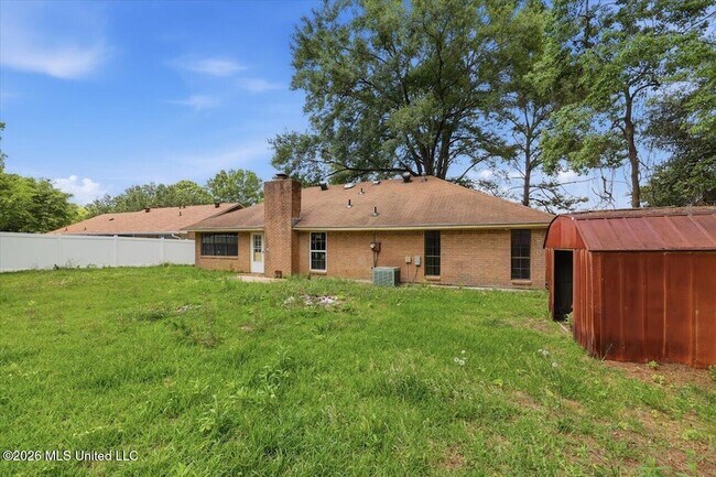 Building Photo - 225 Walnut Ridge St