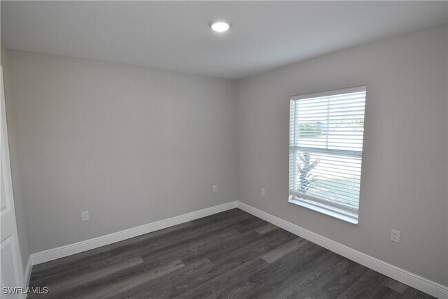 Building Photo - 202 Seagrape St