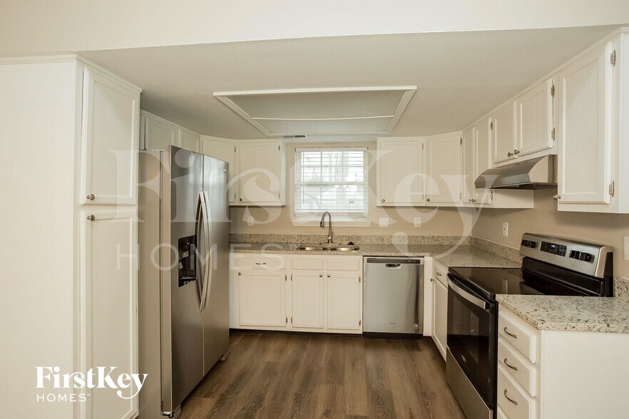 Building Photo - 3335 Carly Ln