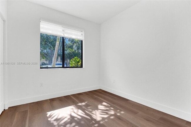 Building Photo - 859 NE 211th St