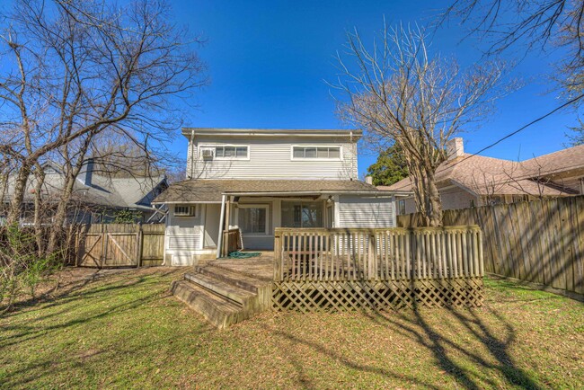 Building Photo - Rent reduced! Move-in special - 1/2 off Fi...