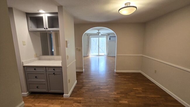 Building Photo - 5 Timberwood Dr