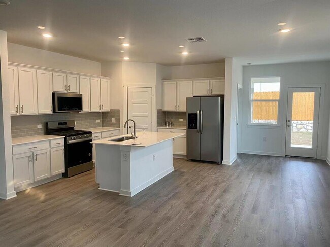 Building Photo - 13820 Lubeck Dr