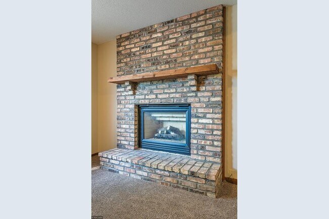 Building Photo - 9241 Upland Ln N