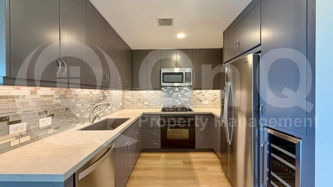 Building Photo - 7157 E Rancho Vista Dr