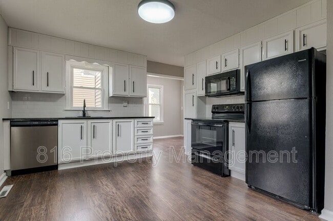 Building Photo - 429 NE 87th St