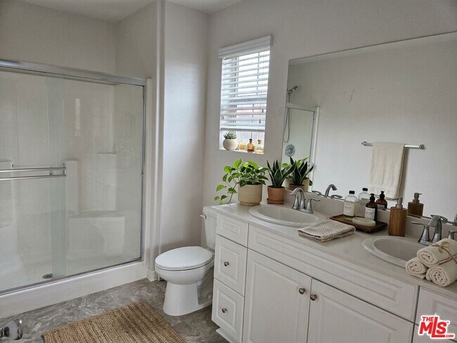 Building Photo - 7256 Cherry Ln