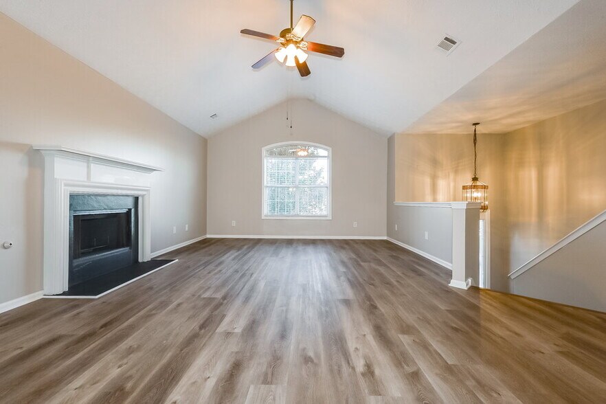 Building Photo - 1236 Jasmine Way