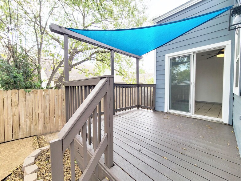 Building Photo - 920 Sirocco Dr