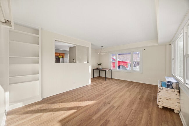 Building Photo - 1309 S Naperville Rd