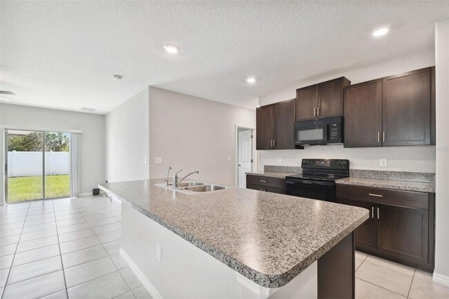 Building Photo - 7512 Samuel Ivy Dr