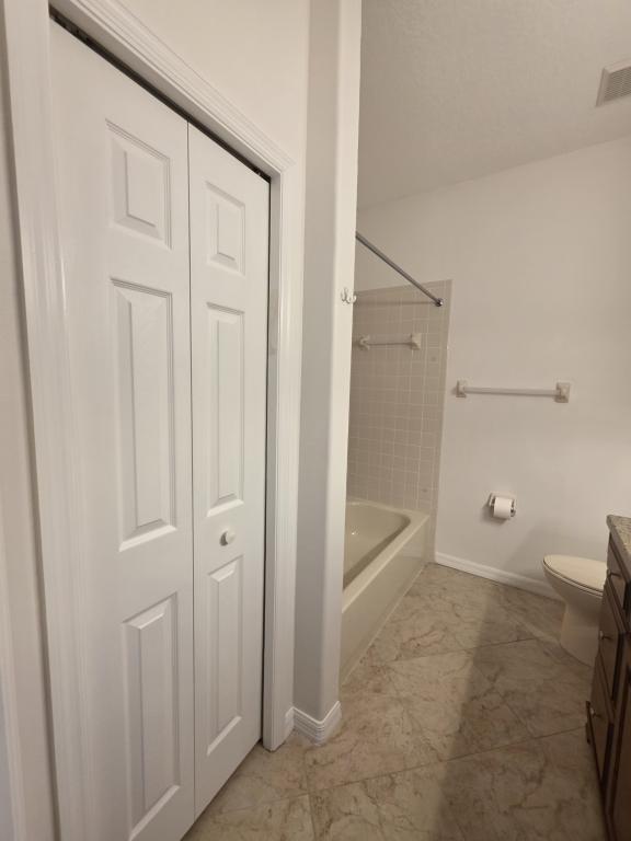 Building Photo - 4492 Golf Club Ln