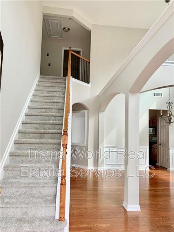 Building Photo - 2352 Jasmine Glen Dr