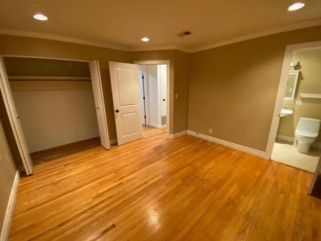 Building Photo - Charming 3-Bedroom Home in a Family Friend...