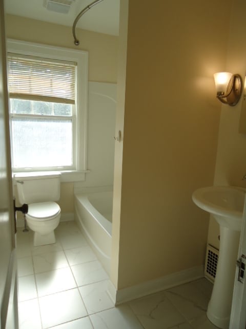 Building Photo - Coming Soon!  Historic and Gorgeous in Middletown - Spacious and Convenient!