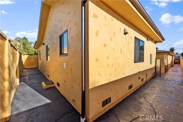 Building Photo - 13249 Kagel Canyon St