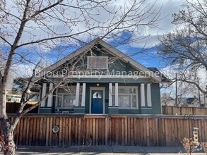 Building Photo - Charming Downtown Bungalow