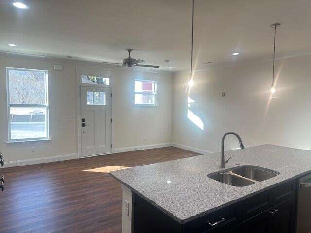 Building Photo - 1923 Cypress Ln