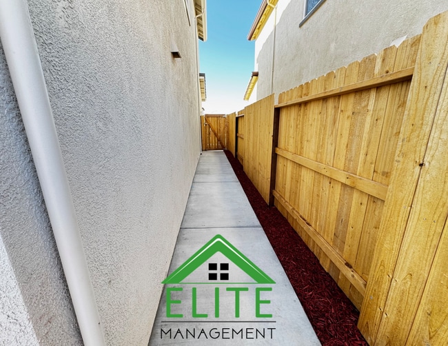 Building Photo - Brand New 3-Bedroom Home in the Prestigiou...