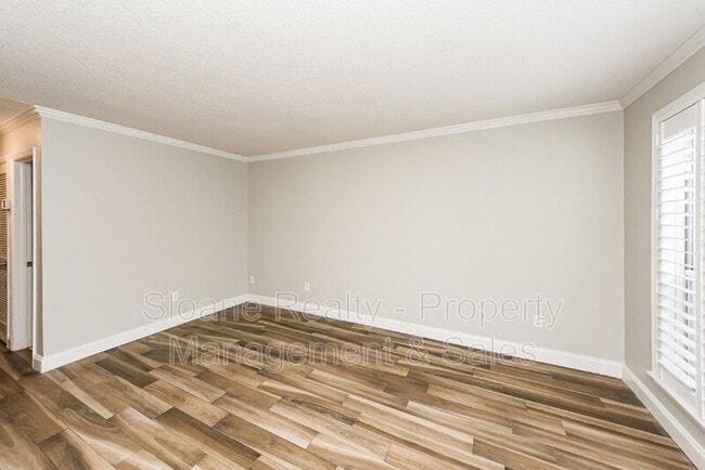 Building Photo - 252 Howle Ave
