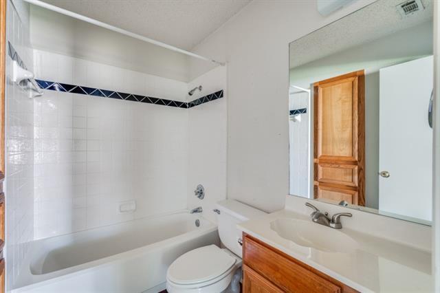Building Photo - 5520 Creekridge Dr