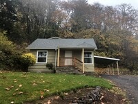 Building Photo - BEAUTIFUL TWO BEDROOM CHARMER LOCATED IN L...