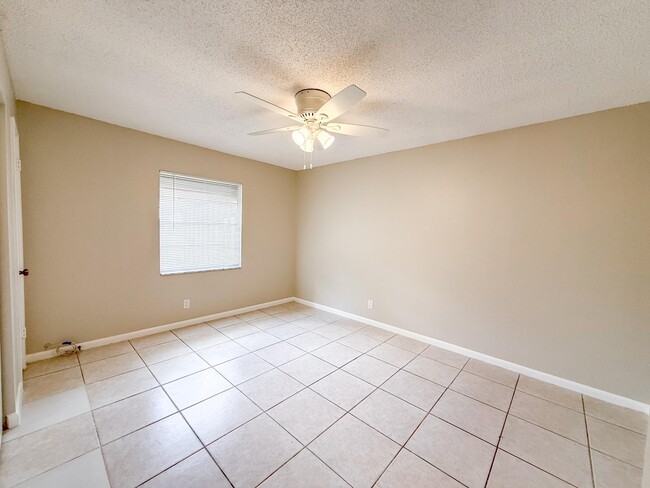 Building Photo - 2682 Hinda Rd