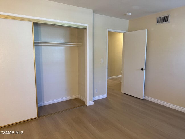 Building Photo - 846 Lindawood St