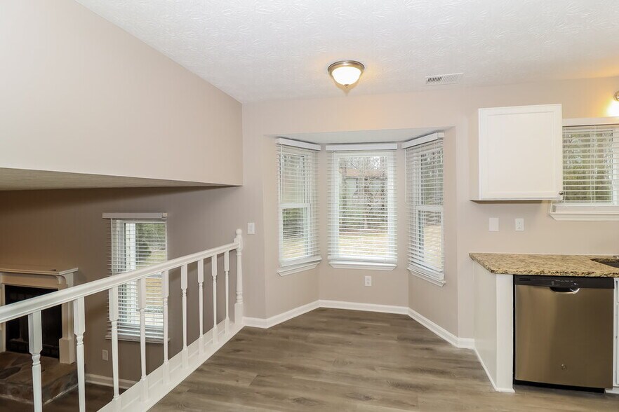 Building Photo - 4067 Keheley Glen Dr