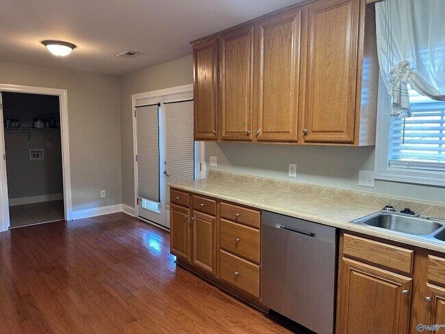 Building Photo - 101 Fawn Forest Dr