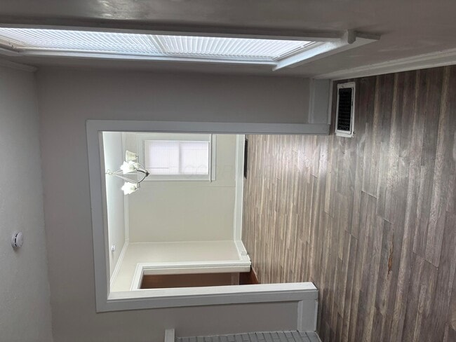 Building Photo - 218 Lechner Ave