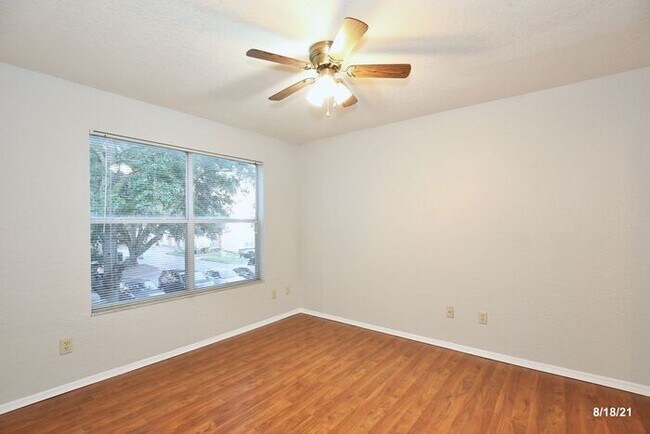 Building Photo - Gorgeous 2/2 Condo with Bonus Room for Office/Den in the Gated Community of Bona Vista - Altamont...