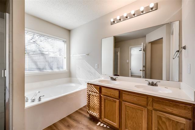 Building Photo - 2317 Glenhaven Dr