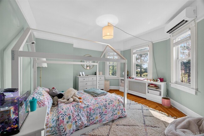 Building Photo - 121 Morris Ave