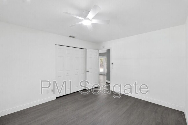 Building Photo - 11448 68th St N