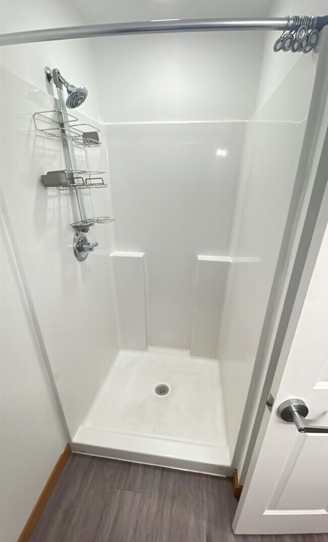 Building Photo - 1200/1210 Billy Frank Jr St - 1210 #103 Room 2 (Rooming Unit)