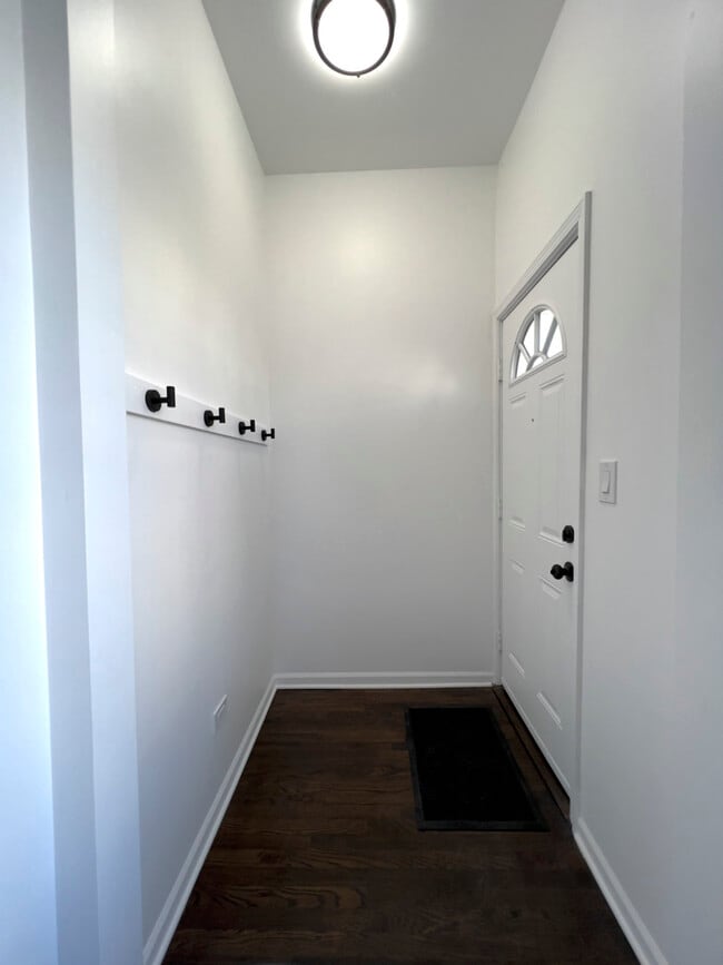 Building Photo - 4734 S Paulina St