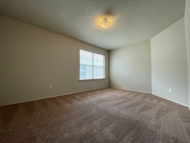 Building Photo - Keller ISD-5 BED, 4 BATH-AMAZING PRICE!