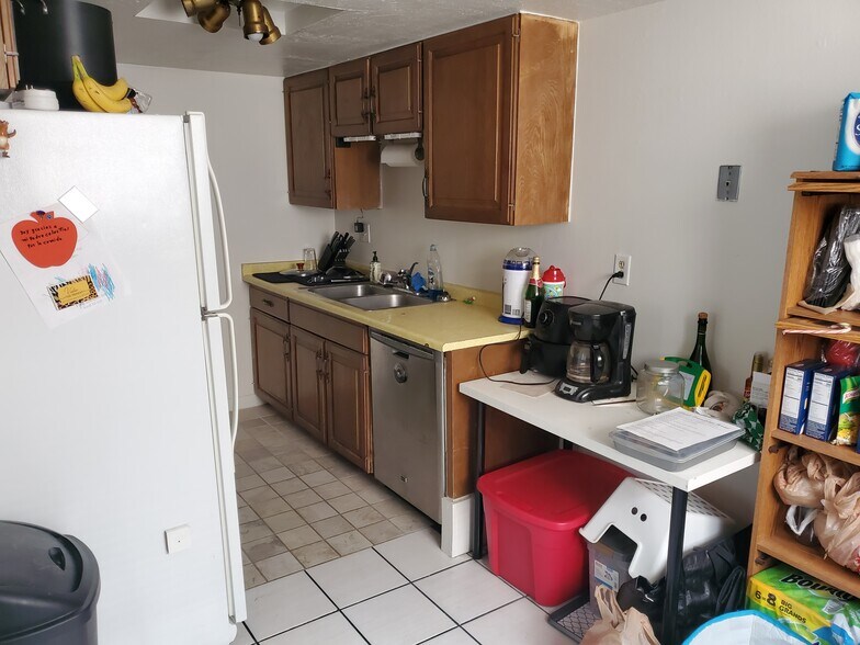 Building Photo - 205 W 8480 S