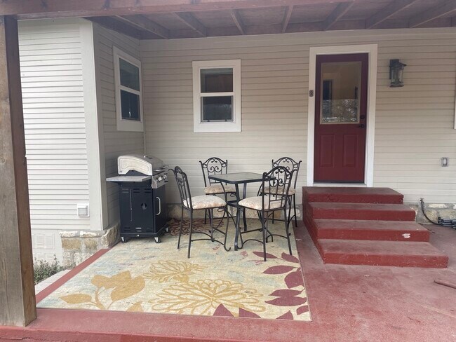 Building Photo - 1120 Aransas St