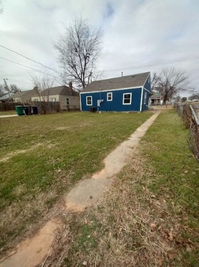 Building Photo - Cute 2 Bedroom Home!