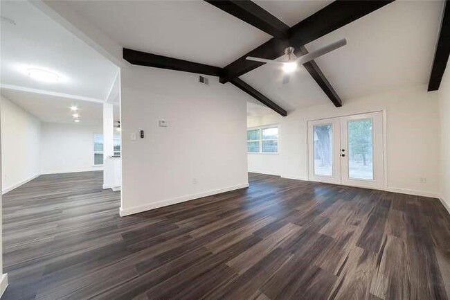 Building Photo - 5535 Pine Pl