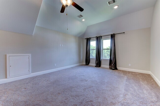 Building Photo - 19403 Trinity River Dr