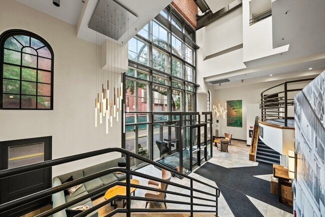 Building Photo - 106 13th St