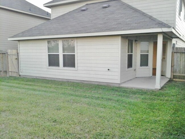 Building Photo - 3038 Junction Dr