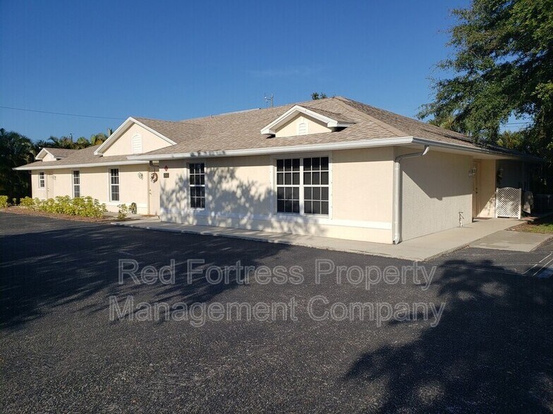 Primary Photo - 1916 Santa Barbara Blvd