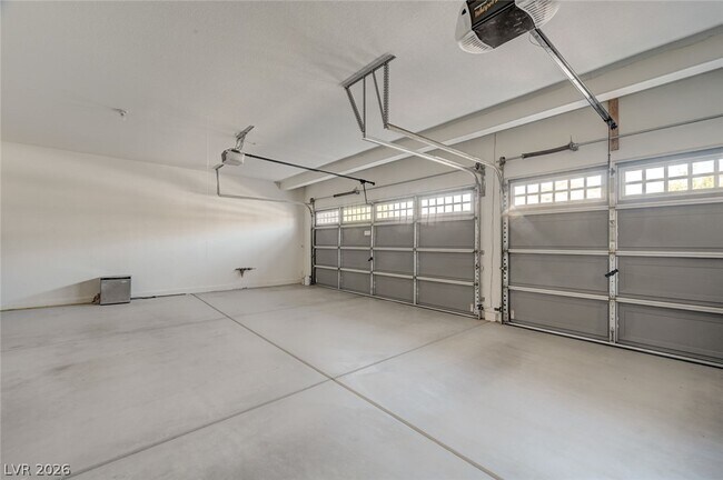 Building Photo - 5921 Altissimo St